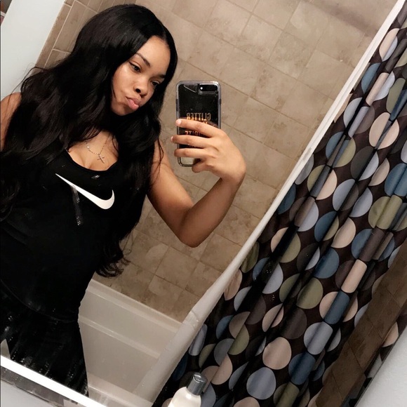 Meet your Posher, Vanessa - Picture 1 of 1